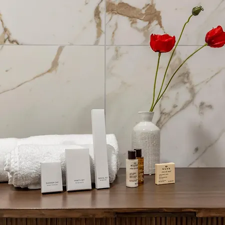 Sweett - Villiers Apartment *