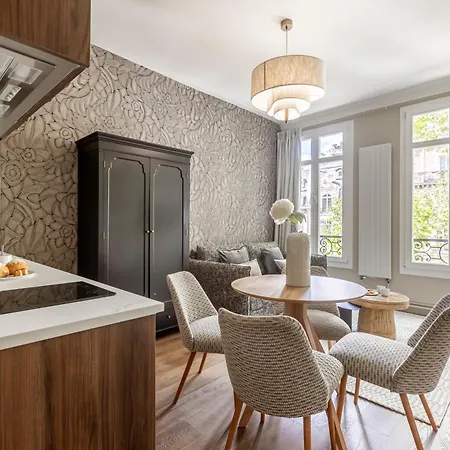 Apartament Levilliers *
